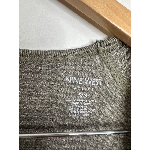 Nine West Active Wear Womens Short Sleeve Top Green Breathable Size S/M NWT - Picture 7 of 7